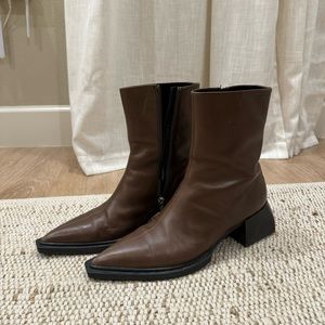 Vagabond boots